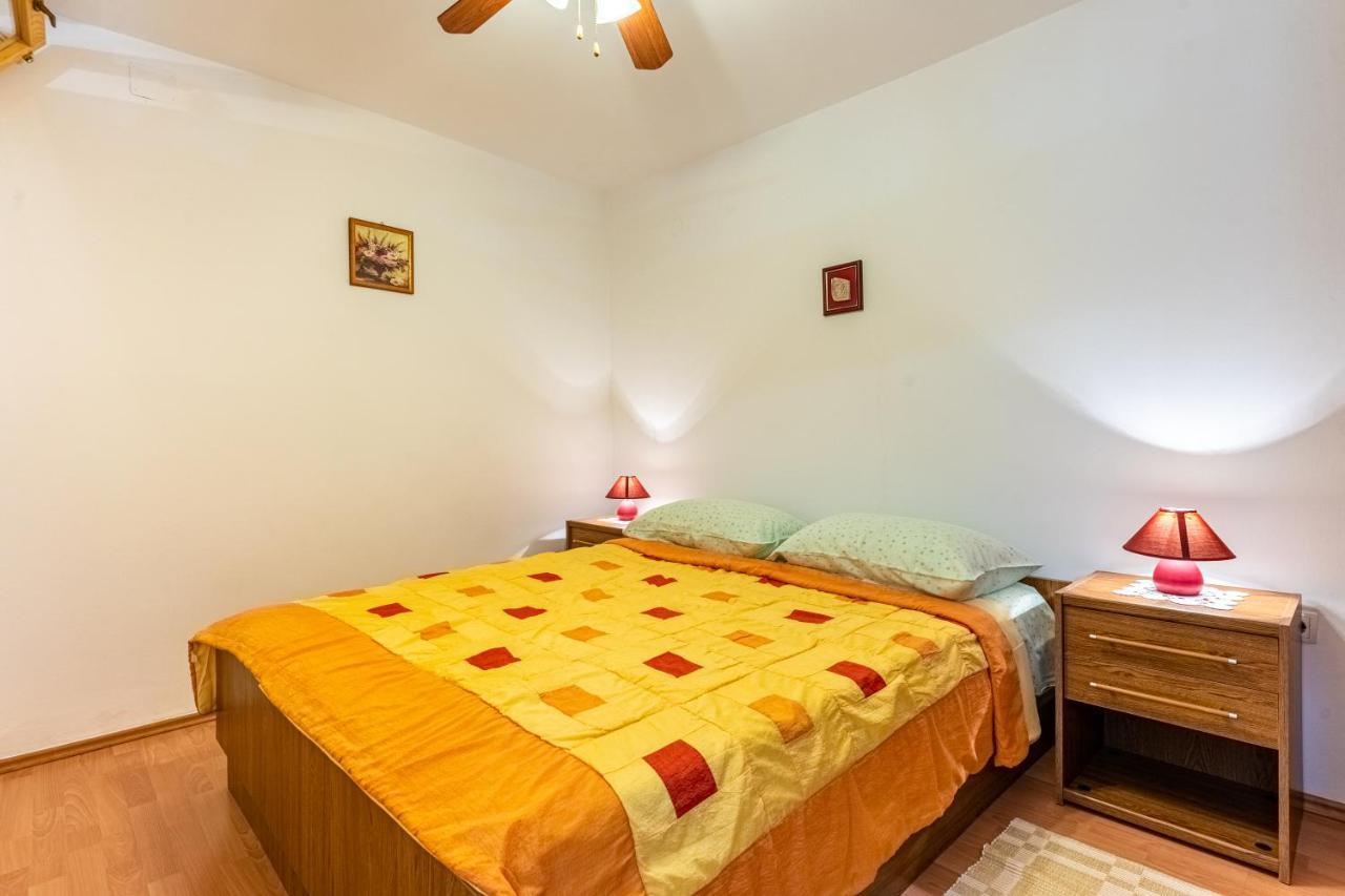 Kovacine Apartment Црес Экстерьер фото
