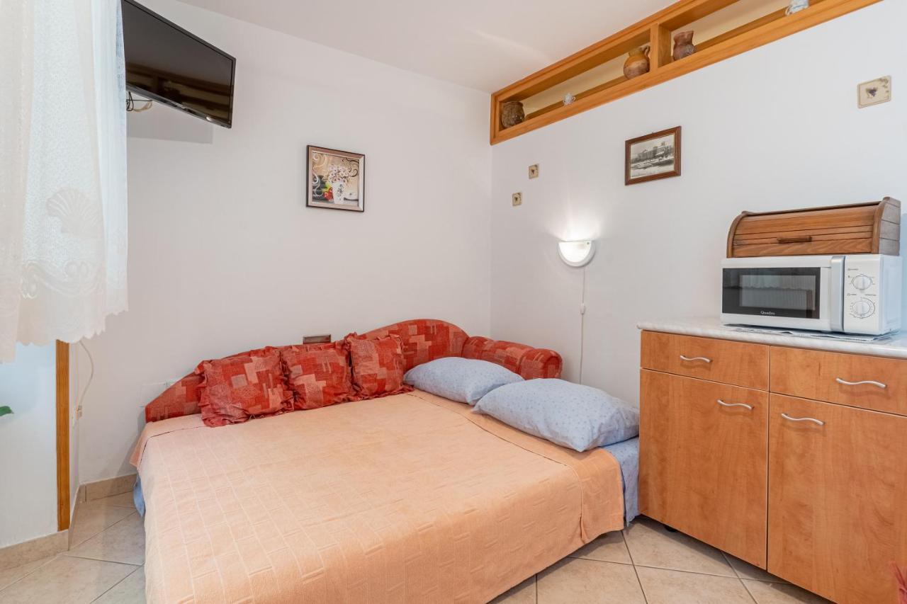 Kovacine Apartment Црес Экстерьер фото