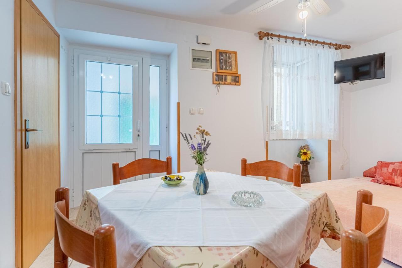 Kovacine Apartment Црес Экстерьер фото